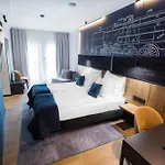 מלון Butikowy M23 Centrum 4*