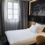 Butikowy M23 Centrum מלון