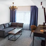 Butikowy M23 Centrum 4* קטוביץ