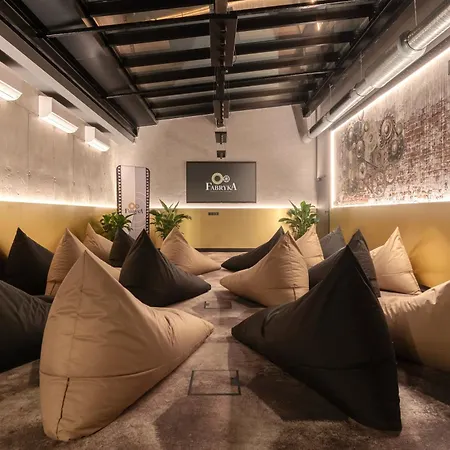 Butikowy M23 Centrum Готель 4*