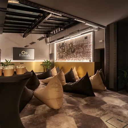 Butikowy M23 Centrum Hotel 4*